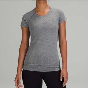 Lululemon Swiftly Tech Short Sleeve Size 18 Gray Stripe Running Shirt